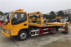 昆明哪里有拖车服务