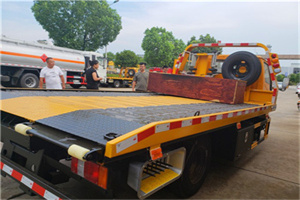 昆明附近拖车电话号码服务