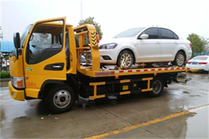 昆明附近拖车救援24小时服务热线