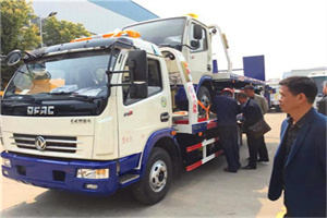 昆明汽车道路救援拖车价格